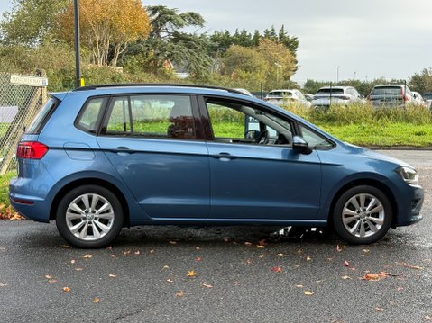 Volkswagen Golf SV SE TSI 2