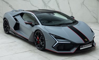 Lamborghini Revuelto 11