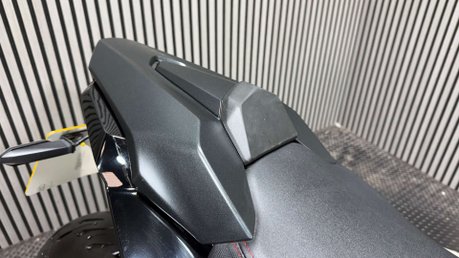 Honda CBR 2023 ONLY 4K LONG MOT WARRANTY 1 OWNER 650CC 15