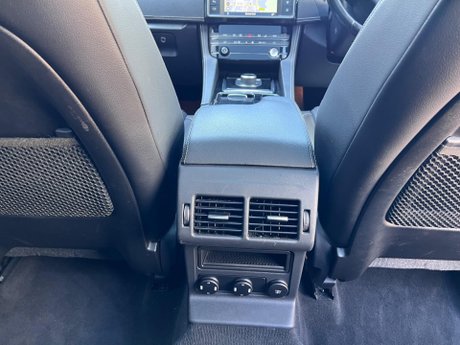 Jaguar F-Pace 2.0 D180 R-Sport Auto AWD Euro 6 (s/s) 5dr 28