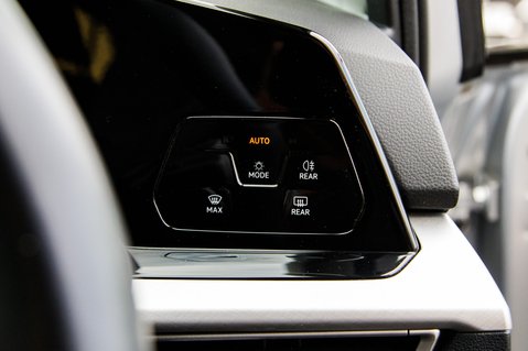 Volkswagen Golf LIFE ETSI DSG 11