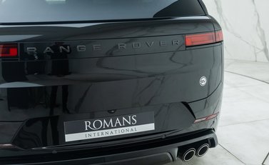 Land Rover Range Rover Sport P635 SV EDITION ONE 32