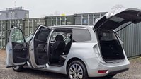 Citroen Grand C4 Picasso 1.6 e-HDi Exclusive+ MPV 5dr Diesel ETG6 Euro 5 (s/s) (115 ps) 32