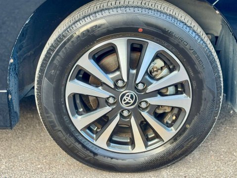Toyota Esquire Hybrid 1.8 Hybrid Gi Edition 7 Seater 82