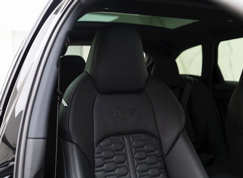 Audi RS6 Avant Carbon Black 11