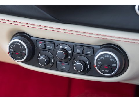 Ferrari 488 Spider 19