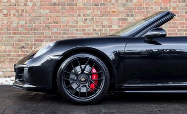 Porsche 911 Targa 4 GTS (991.2) 15