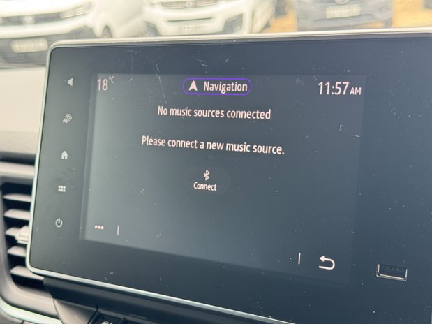 Renault Trafic Crew Cab AUTO LWB L2H1 Low Roof Sport LL30 Air Con Alloys Sensors EURO 6 34
