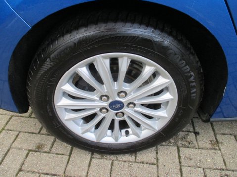 Ford Focus 1.0T EcoBoost Titanium Euro 6 (s/s) 5dr 12