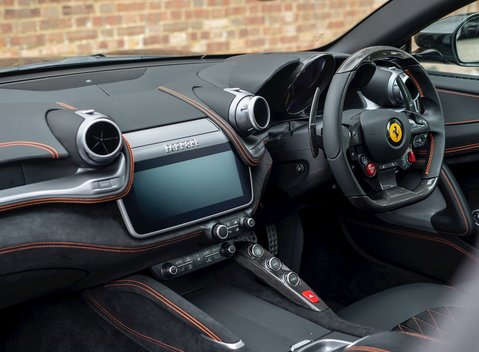 Ferrari GTC4 Lusso 16