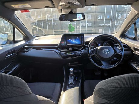 Toyota C-HR 1.8 VVT-h Icon SUV 5dr Petrol Hybrid CVT Euro 6 (s/s) (122 ps) 15