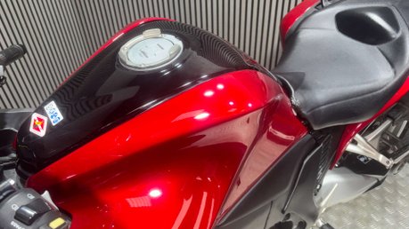 Honda VFR1200F VFR 1200 2014 ONLY 26K LUGGAGE NEW MOT WARRANTY TOURER 33