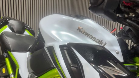 Kawasaki Z900 2019 69 PLATE FULL AKRAPOVIC ONLY 15K STUNNING NAKED BIKE 50