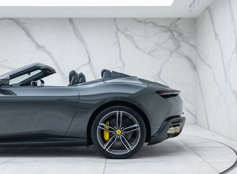 Ferrari Roma SPIDER 40