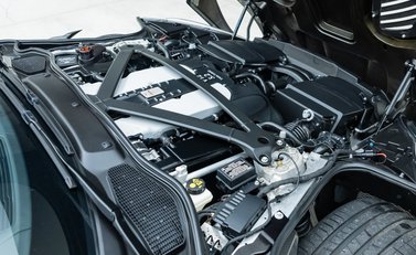 Aston Martin DBS Superleggera 38