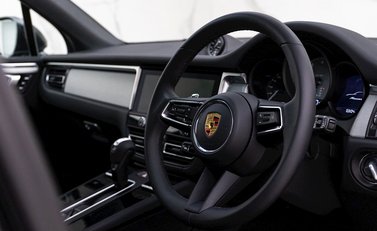 Porsche Macan S 9