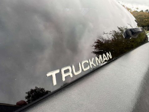Nissan Navara 2.3 Navara Tekna dCi Auto 4WD 5dr 52