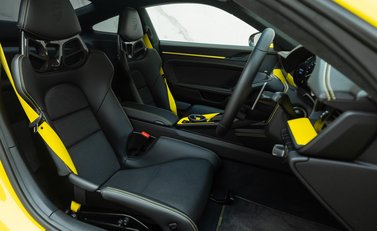 Porsche 911 GT3 TOURING (992) 14