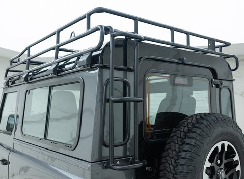 Land Rover Defender 90 Adventure 27