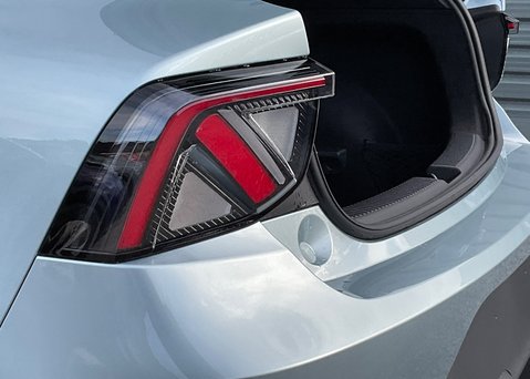 MG MG4 EV URBAN PREMIUM LONG RANGE 9