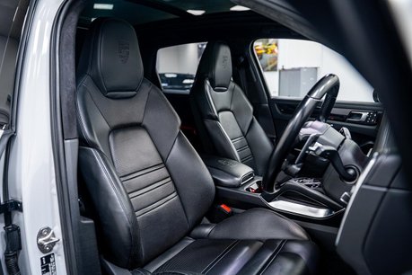 Porsche Cayenne 4.0T V8 GPF Turbo SUV 5dr Petrol TiptronicS 4WD Euro 6 (s/s) (550 ps) 3