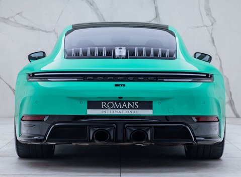 Porsche 911 Carrera GTS (992.2) 8