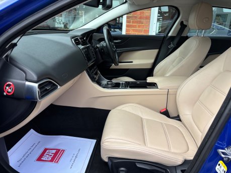 Jaguar XE 2.0i Prestige Saloon 4dr Petrol Auto Euro 6 (s/s) (200 ps) 11