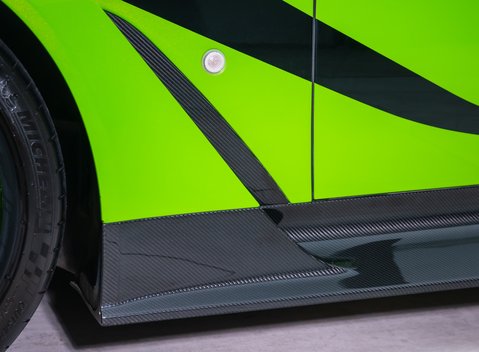 Aston Martin Vantage GT12 33