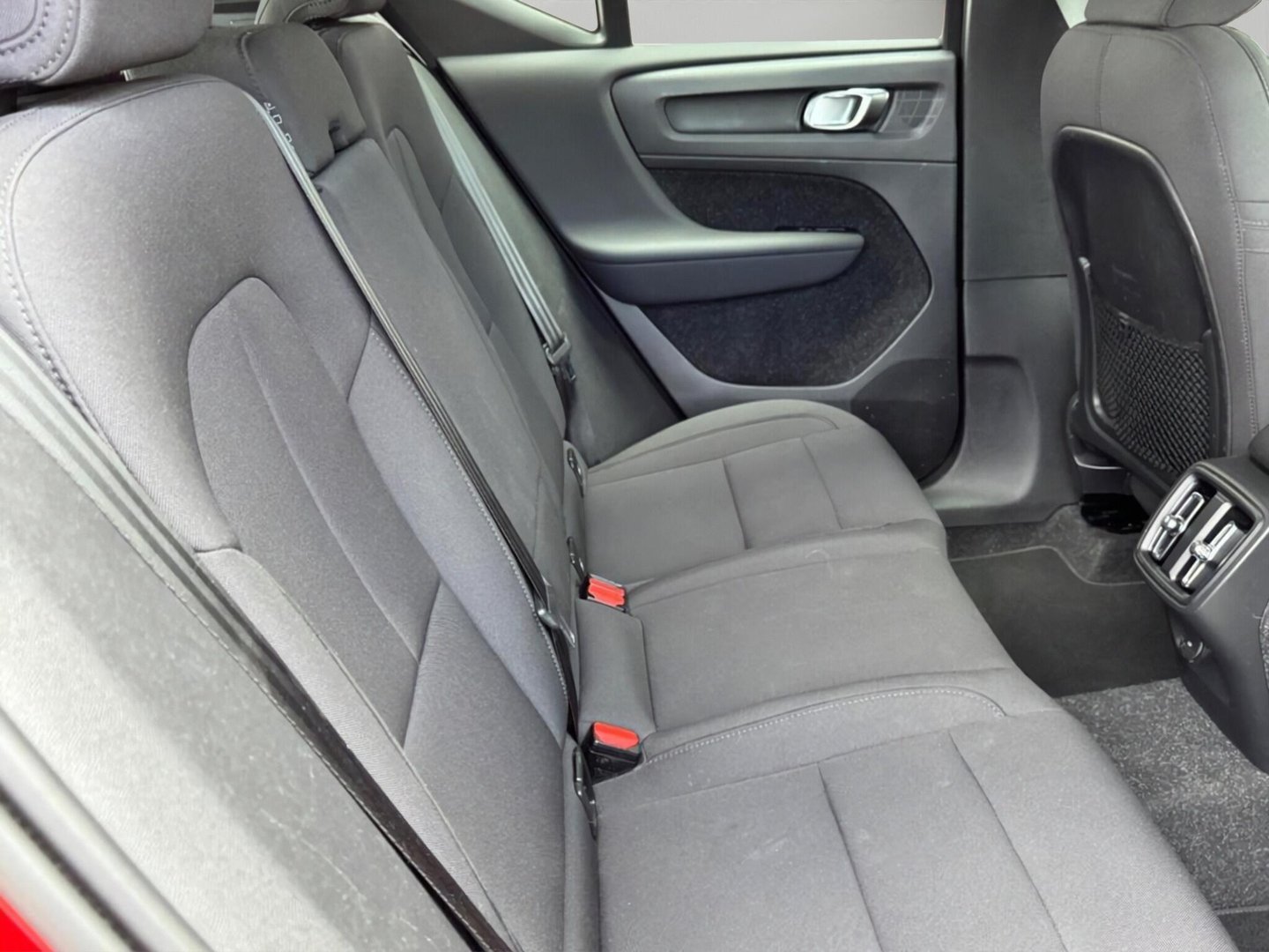2020 Volvo XC40 — image 29