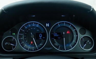 Aston Martin V12 Vantage S Coupe 17