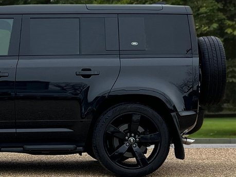 Land Rover Defender V8 10