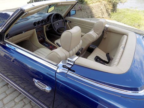 Mercedes-Benz SL Series 380 SL 44