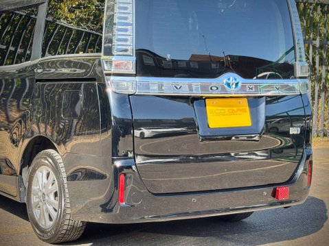Toyota Voxy Hybrid 7 Seater 28