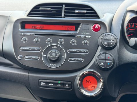 Honda Jazz 1.4 i-VTEC ES CVT Euro 5 5dr 12