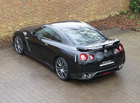 Nissan GT-R Premium Edition 5