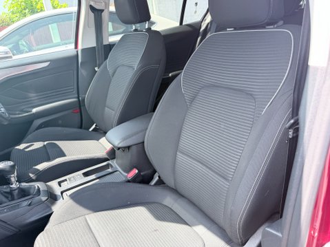 Ford Focus 1.0 TITANIUM 15