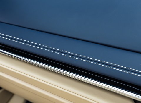 Aston Martin DB12 Volante 24