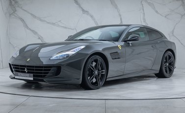 Ferrari GTC4 Lusso V12 TAILOR MADE 1