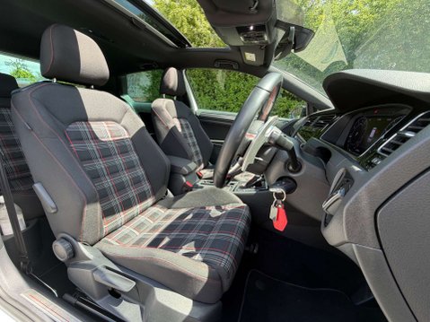 Volkswagen Golf 2.0 Golf GTi TSi Semi-Auto 3dr 21