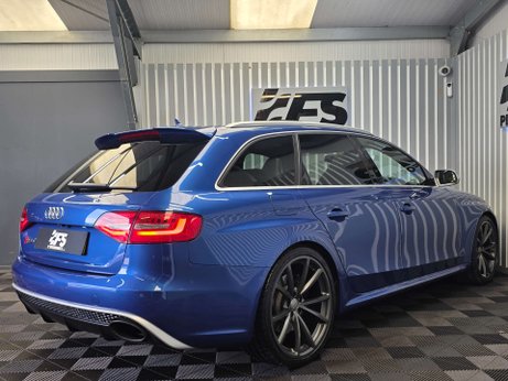 Audi RS4 4.2 FSI V8 Estate 5dr Petrol S Tronic quattro Euro 5 (450 ps) 42