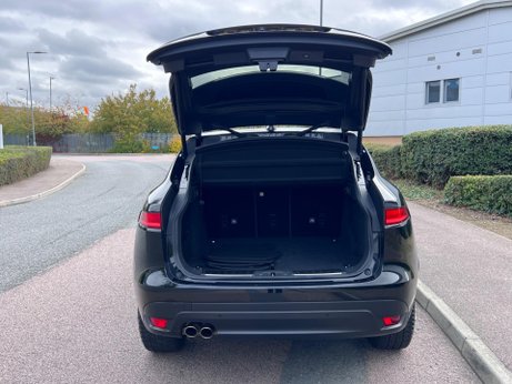 Jaguar F-Pace 2.0 D180 Chequered Flag Auto AWD Euro 6 (s/s) 5dr 34