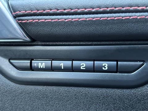 Land Rover Discovery Sport R-DYNAMIC HSE MHEV 26