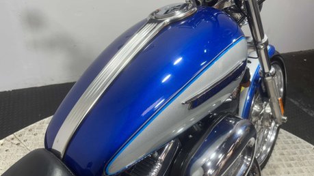 Harley-Davidson Sportster XL 1200 C 2011 ONLY 8K MOT STUNNING CRUISER BIKE 1200CC 30