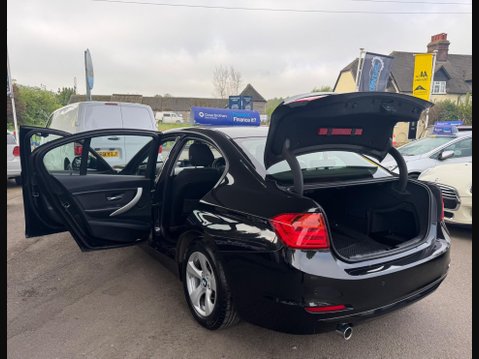 BMW 3 Series 2.0 320d ED EfficientDynamics Auto Euro 5 (s/s) 4dr 32