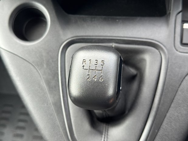 Peugeot Partner SWB L1H1 Low Roof Professional Premium Plus Air Con Sensors EURO 6 33