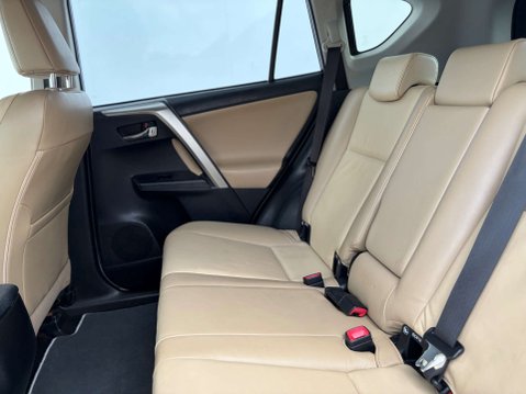 Toyota Rav4 2.2 RAV4 Invincible D-4D 4WD 5dr 60