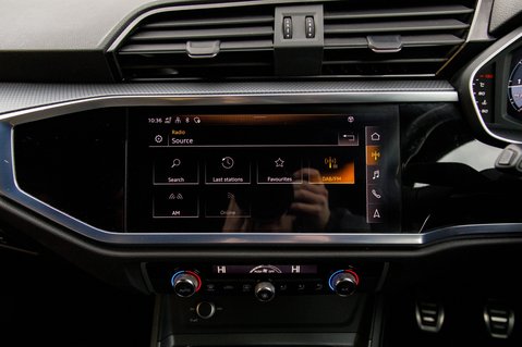 Audi Q3 TFSI S LINE BLACK EDITION 25