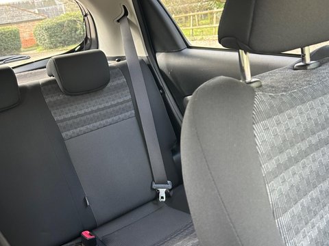 Toyota Yaris 1.33 Dual VVT-i Icon Euro 6 5dr 15