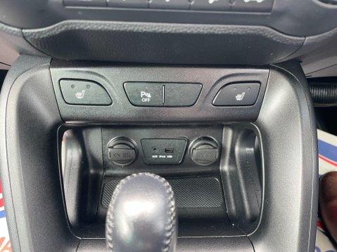 Hyundai ix35 2.0 CRDi Premium Auto 4WD Euro 5 5dr 27