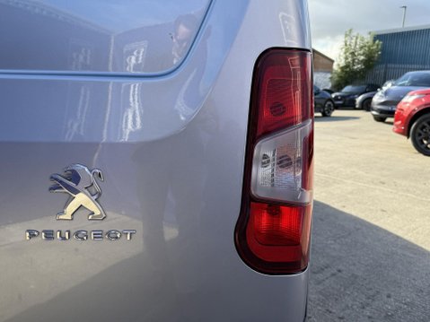 Peugeot e-Partner 800 50kWh Professional Premium + Standard Panel Van 5dr Electric Auto SWB ( 18